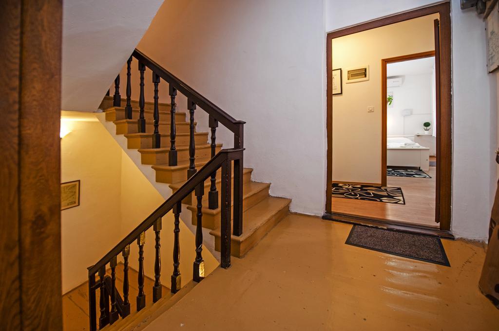 Apartment Rogic Ровінь Екстер'єр фото